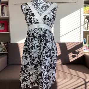 London Times Floral V-Neck Dress - Size 10, EUC